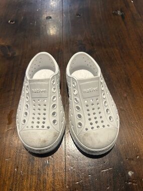 Native Kids Water Shoes Slip-On in White